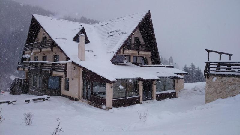 Taverna Pietrei Craiului Zărneşti Exterior foto