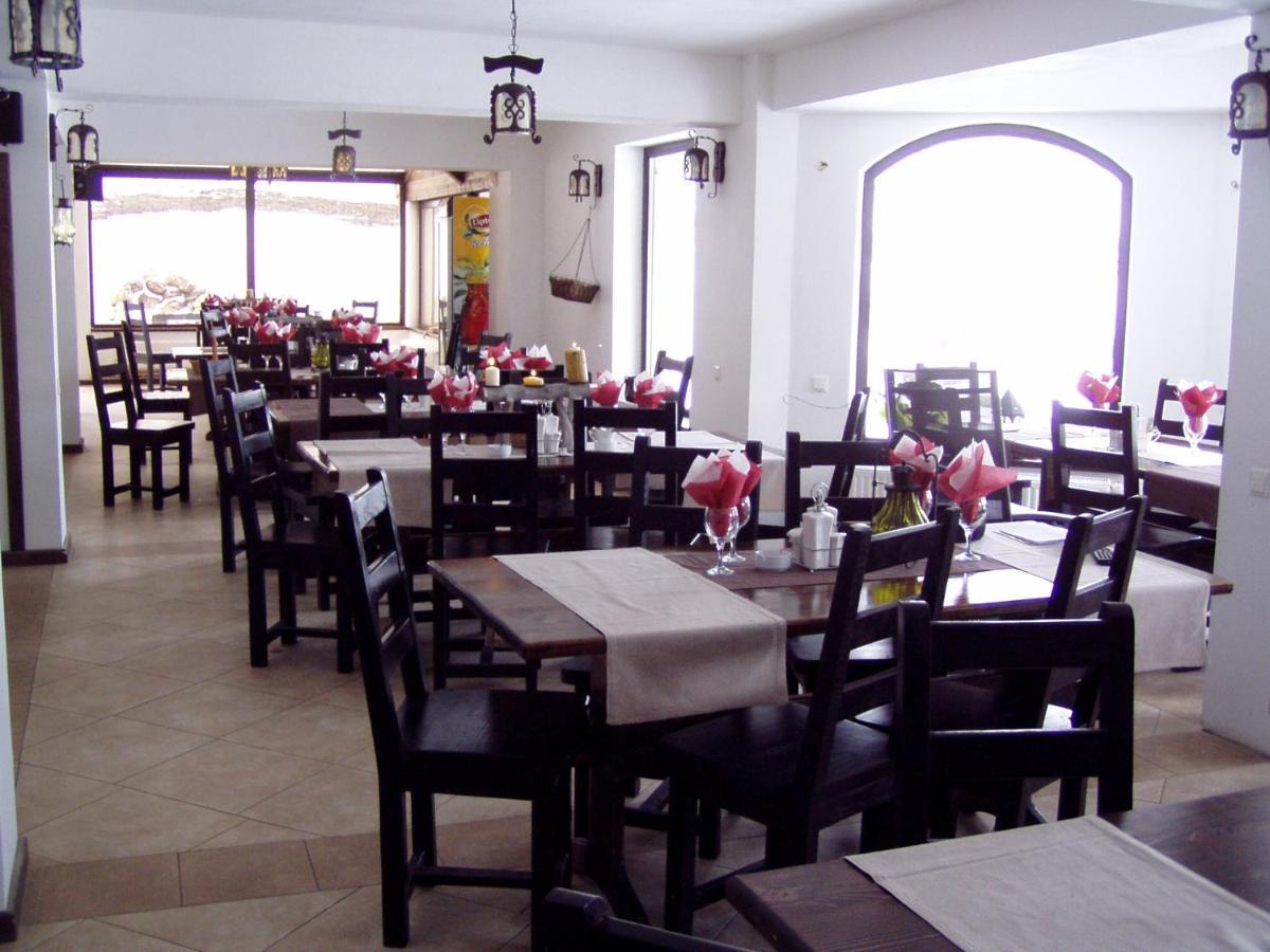 Taverna Pietrei Craiului Zărneşti Exterior foto